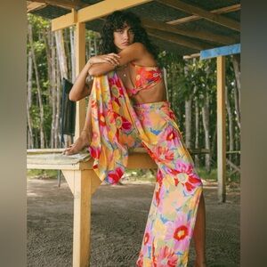 BILLABONG SPLIT SPIRIT FLORAL PANTS - Large “Multi 2” Color.  NWT!!